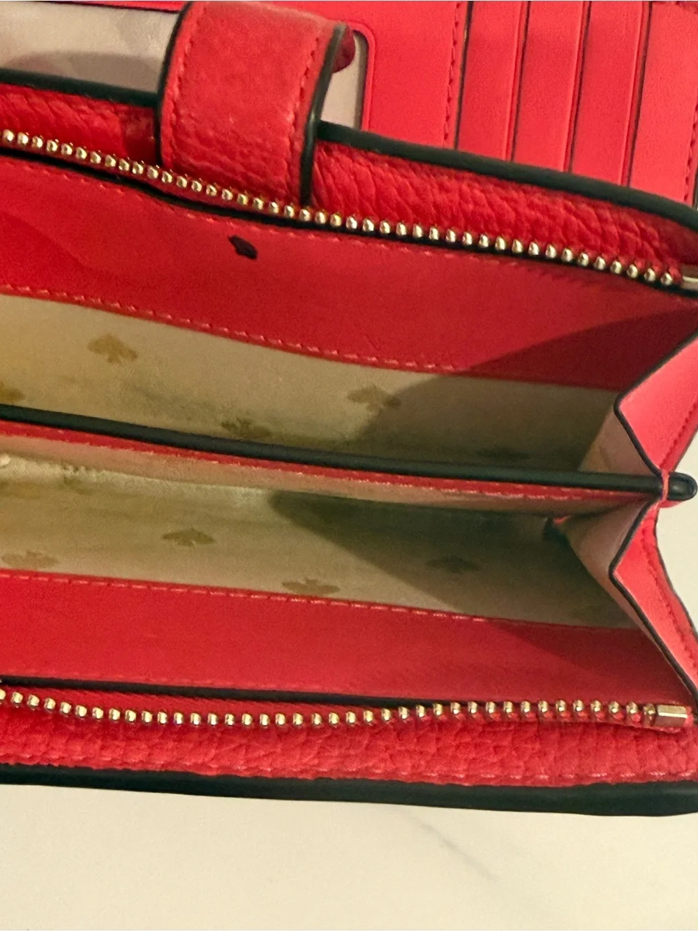 kate spade red pebbled leather snap wallet with gold logo‎